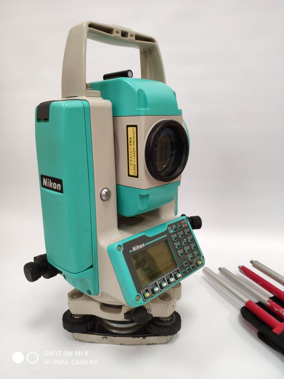 Nikon_06.jpg